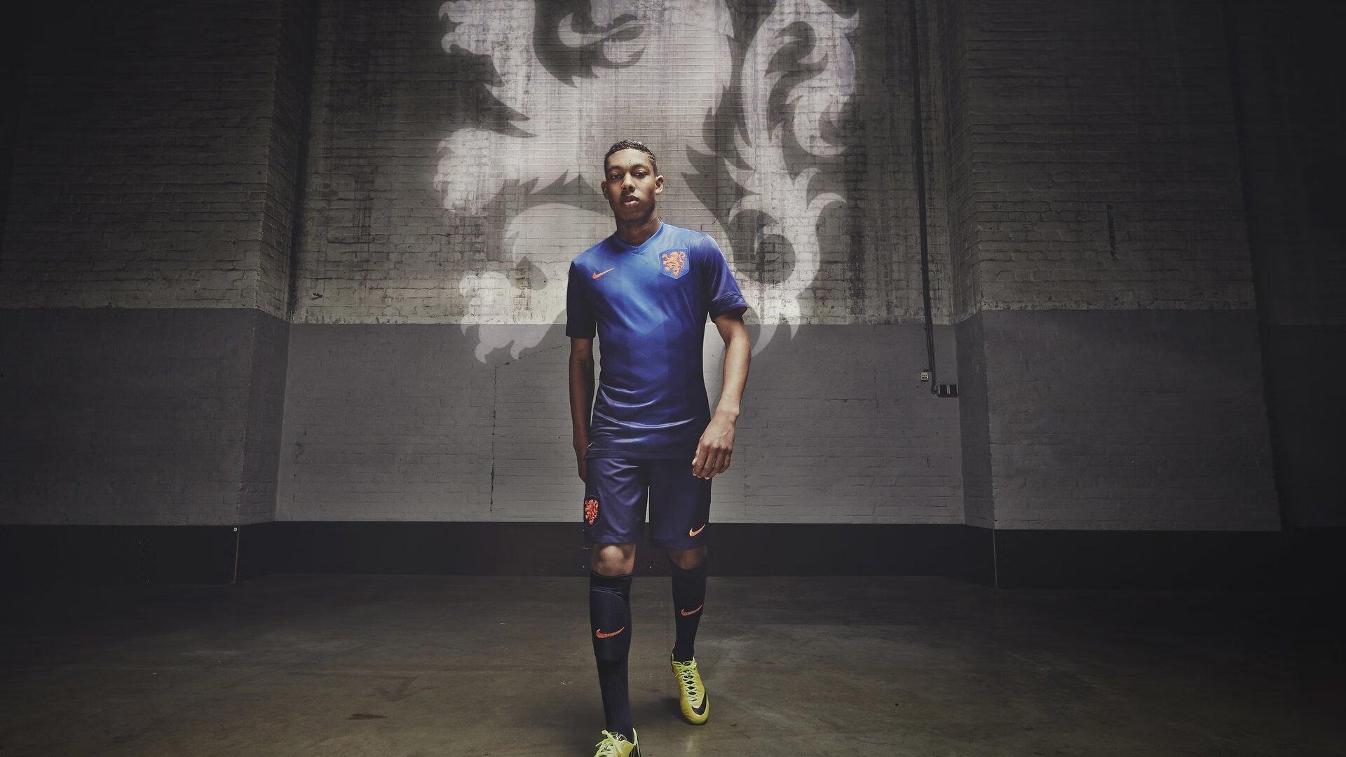 美职联薪资榜揭晓，梅西高居榜首，布斯克茨紧随其后，引发联赛经济格局热议